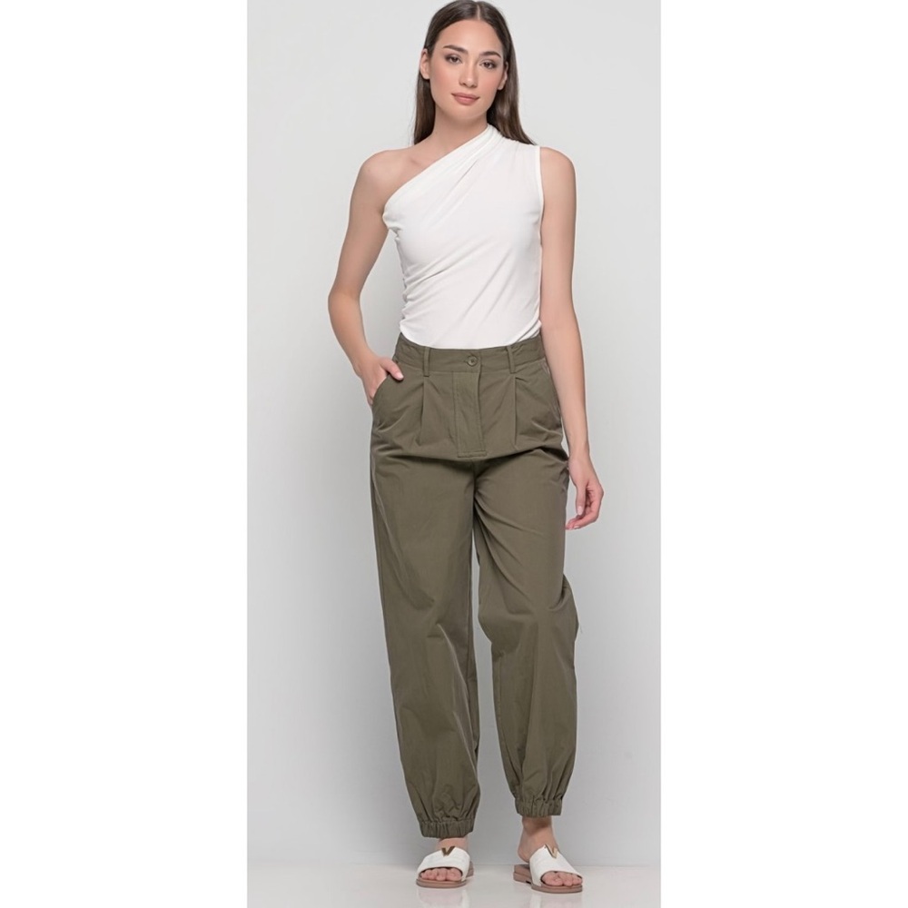 The Korner Parachute Pants in Khaki Size 8